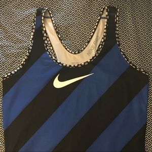 Like New Nike Workout Tank. Size large.